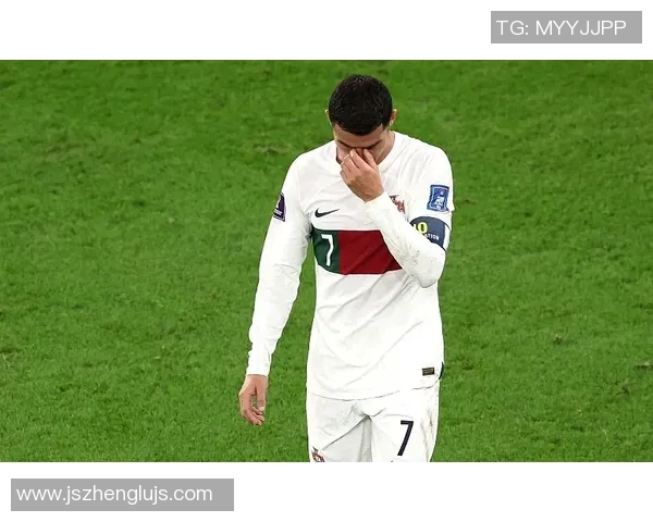 从逆境中崛起到世界巅峰：励志足球球星的奋斗历程与成功之路